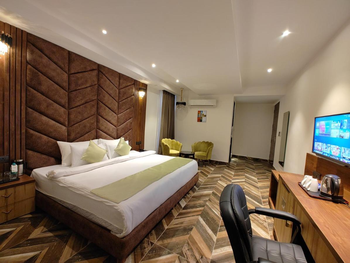 Grand Luxotica By Dls Hotels Dehradun Zewnętrze zdjęcie